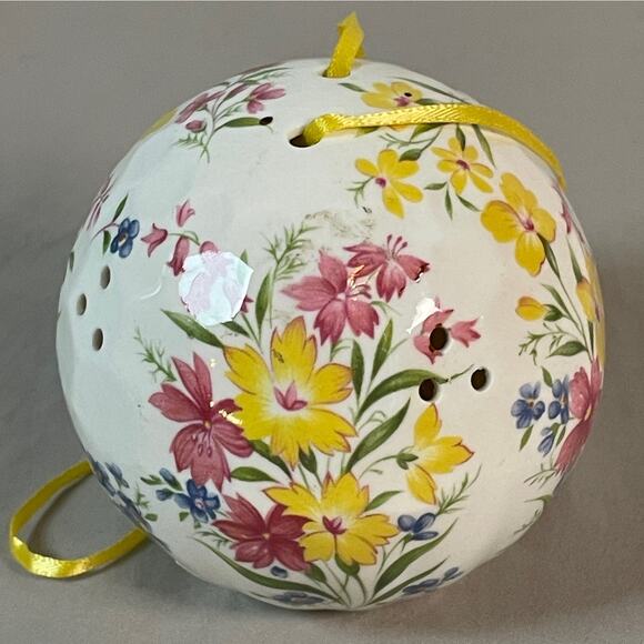 Queens England Vtg Potpourri Scent Ball Bone China Multicolor Floral 3 in Sachet - Picture 2 of 9